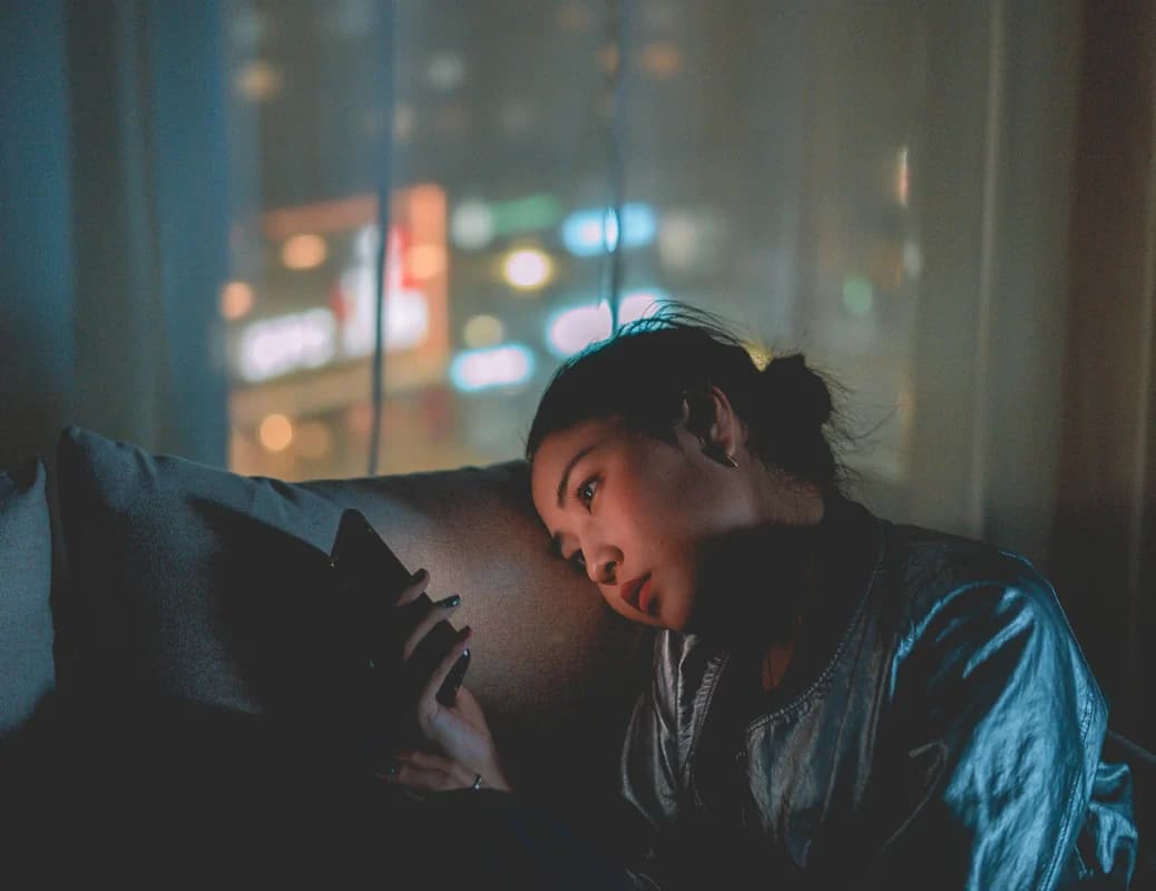 The Hidden Cost of Digital Loneliness: What Science Tells Us